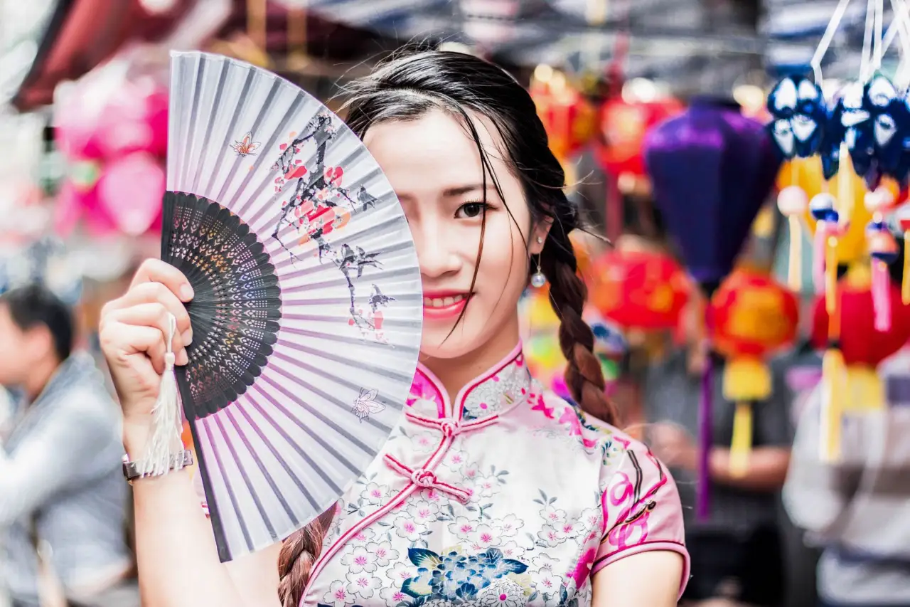 从粉底到化妆刷：个人护理工具与护肤美妆产品的协同使用方案