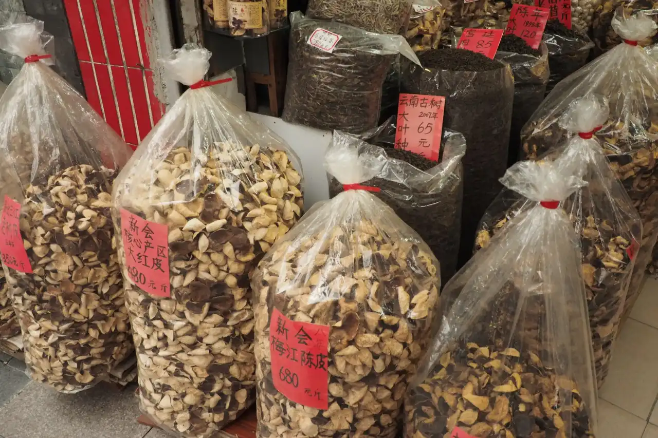 化妆刷与彩妆工具材质对比：童月依百货推荐型号分析