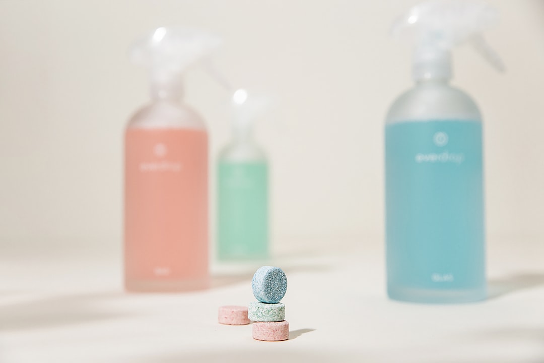 2025年护肤美妆行业新规对彩妆工具质量管控的影响分析