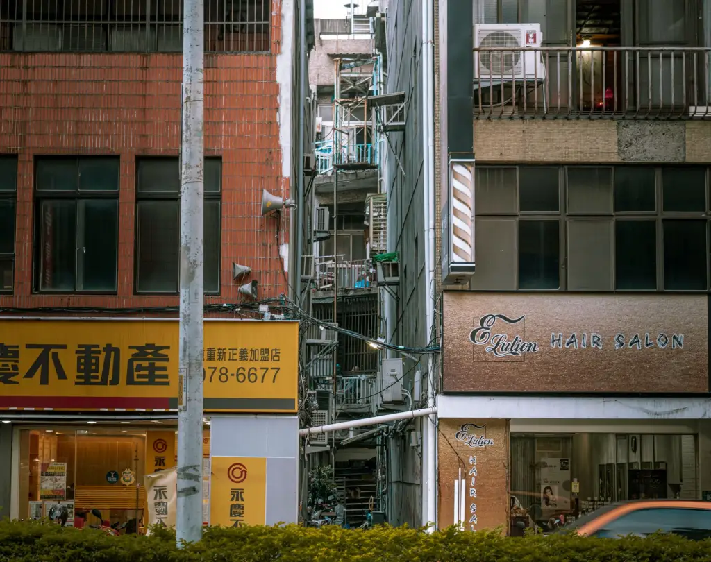 2024年个人护理用品市场价格趋势与彩妆工具选购分析